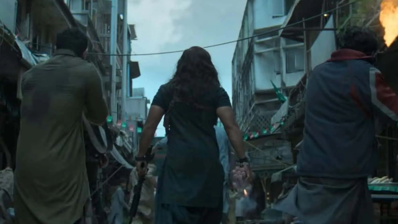 ‘Dhurandhar’ मुळे Pakistan मध्ये खळबळ! चित्रपट पाहिल्यानंतर काहींनी उपस्थित केले प्रश्न, तर काही म्हणाले…