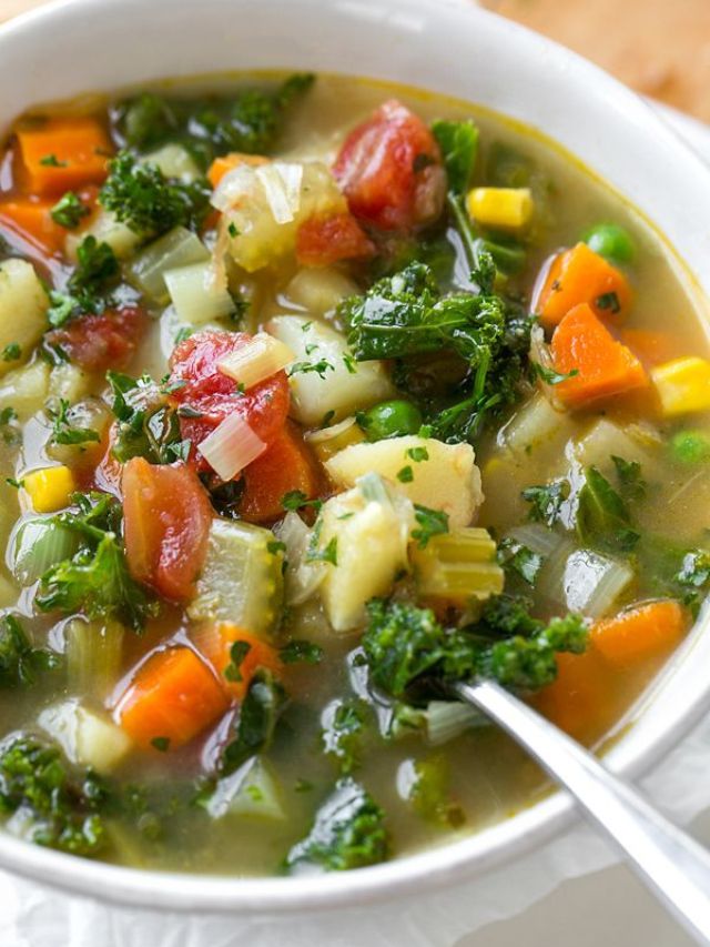 थंडीत जेवण पचायला त्रास होतोय का? मग हे सूप ठरेल उत्तम पर्याय