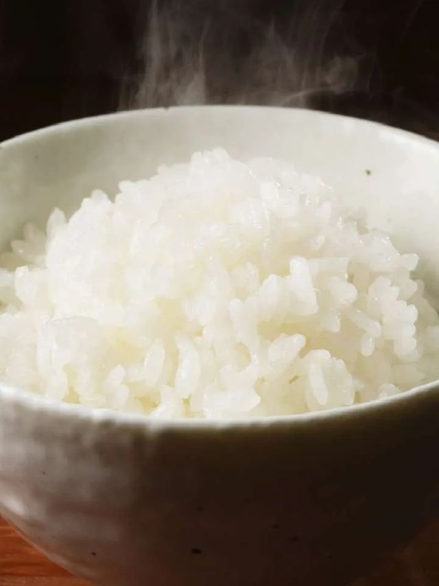 शिळा भात खाल्ल्याने काय होते माहितेय?