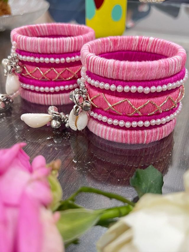 बोहो डिझाइन्सच्या ट्रेंडी बांगड्या, स्टायलिश लूक..