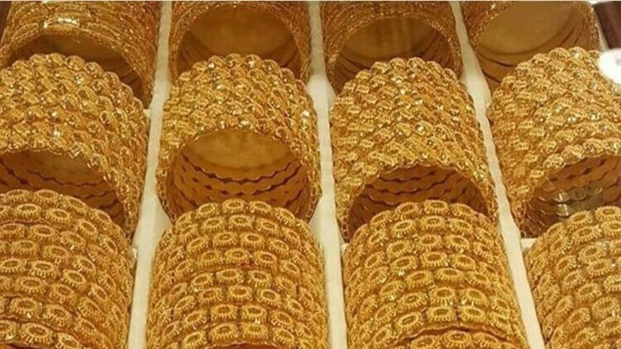 Todays Gold-Silver Price: खरेदीदारांसाठी आनंदाची बातमी! सोनं-चांदीचे दर नरमले, जाणून घ्या आजचे भाव