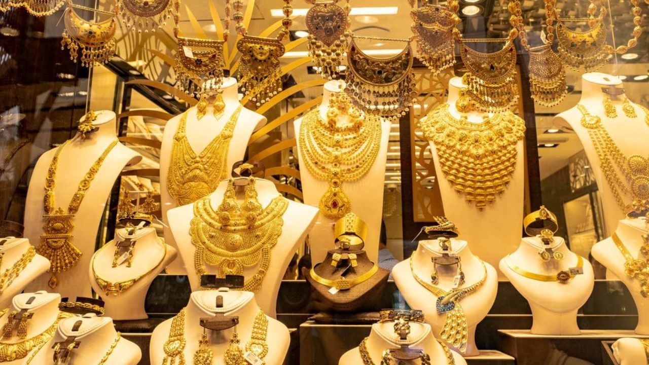 Todays Gold-Silver Price: चांदीने घेतली उसळी, सोन्याचे दर काय सांगतात? जाणून घ्या सविस्तर