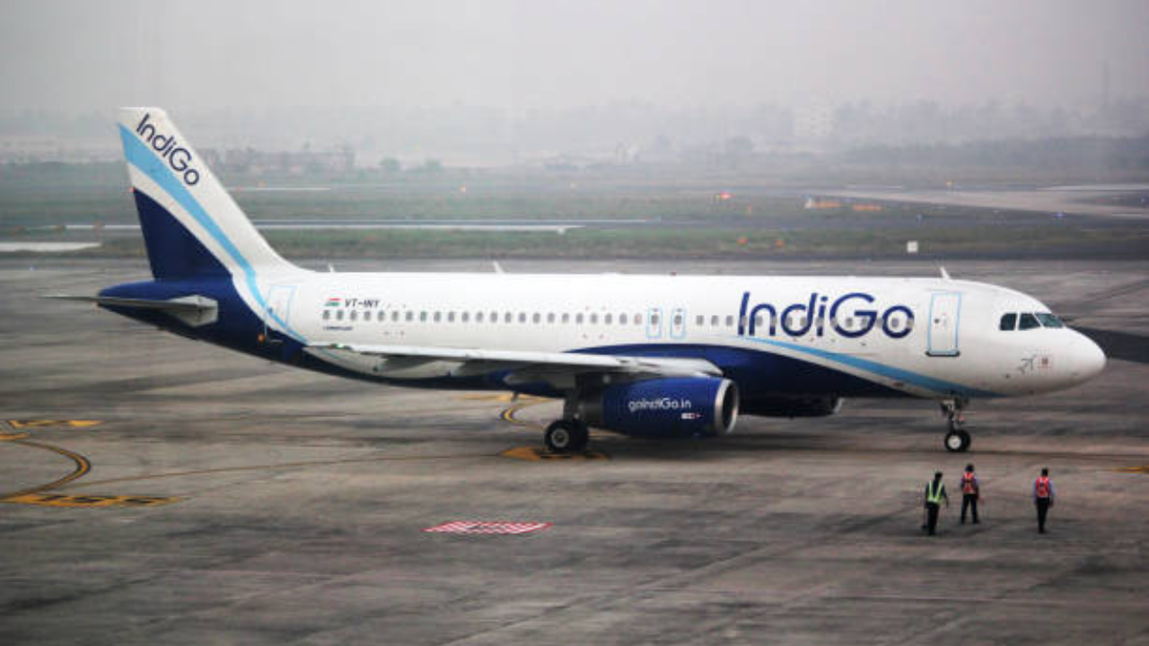 IndiGo Crisis: इंडिगो संकटाचा फायदा उचलण्याच्या तयारीत TATA Group, एअर इंडिया पायलट्सची चिंता वाढीला; काय आहे कारण