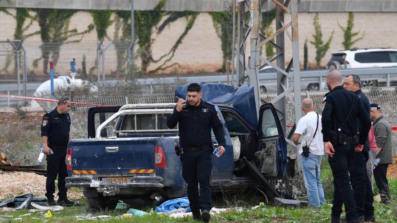 आधीने कारने चिरडलं, मग चाकूने हल्ला केला अन्…; इस्रायलमध्ये पुन्हा खळबळ, दहशतवादी हल्ला असल्याचा संशय