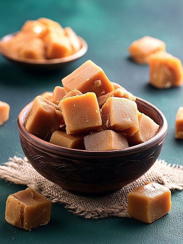 हिवाळ्यात गुळासोबत खा या गोष्टी खाल्ल्यास होतील आरोग्यदायी फायदे