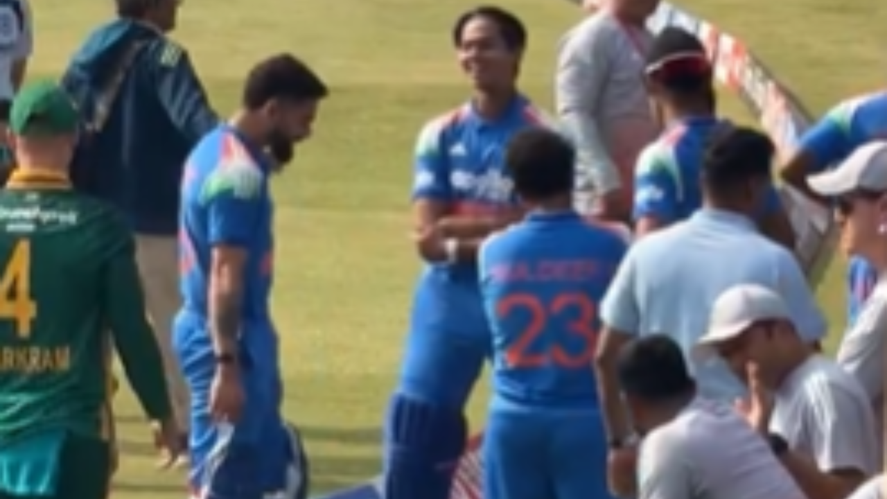 Virat Kohli ने उडवली यशस्वी जयस्वालची खिल्ली! मैदानातच केली सलमान खानची डान्स स्टेप, Video Viral