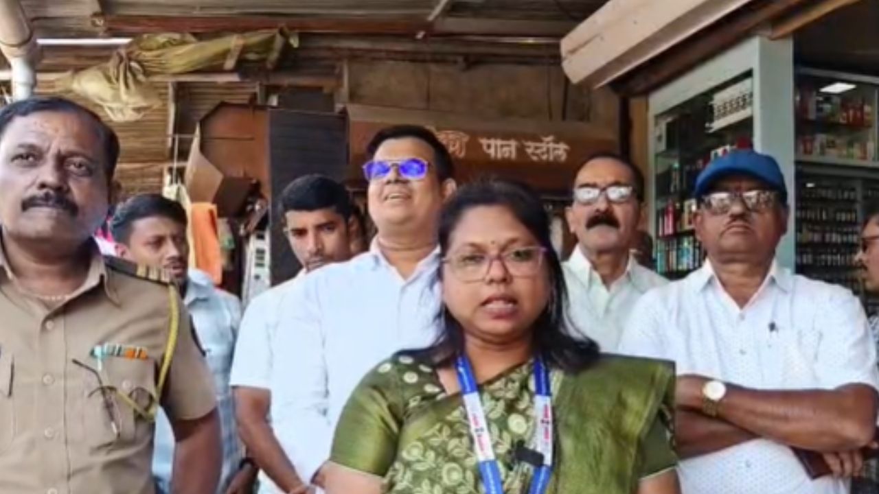 Karjat News : वाहतूक कोंडीच्या समस्येवर नागरिकांना दिलासा; राष्ट्रीय महामार्ग रस्त्यांवरील अतिक्रमणावर कारवाई सुरू