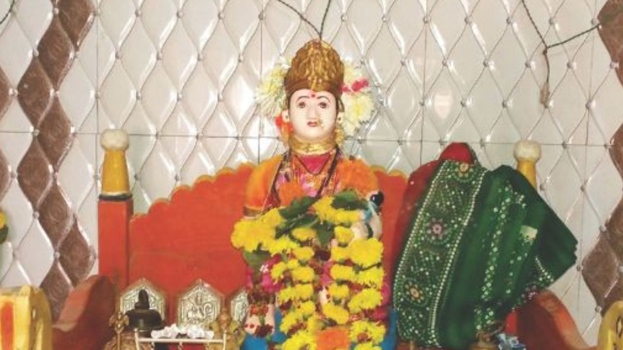 Karjat News :  बाळाचं नशिब लिहिणाऱ्या सटूआईचं जागृत देवस्थान; भक्तांच्या हाकेला धावणाऱ्या देवीची ‘अशी’ आहे महती