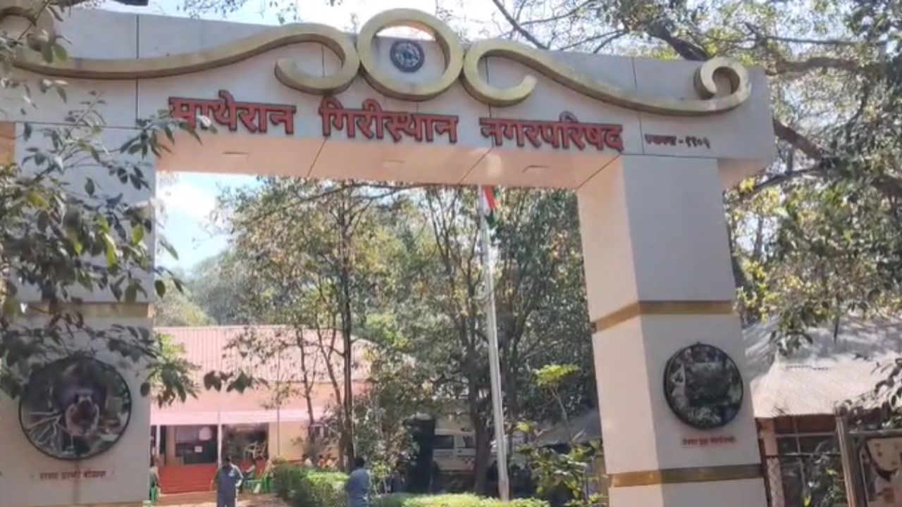 Karjat News : कर्जतमध्ये निवडणूक यंत्रणा सज्ज ; शहरात मोठा पोलीस बंदोबस्त