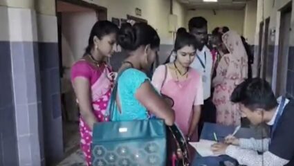 Karjat News : कर्जत मध्ये 60 गरोदर मातांची मोफत तपासणी, युनायटेड वे – रायगड हॉस्पिटलचा उपक्रम