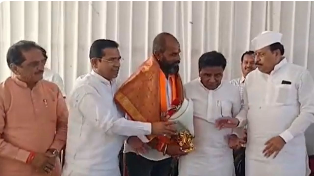 Latur Election Result : राष्ट्रवादीला 16 जागा मात्र नगराध्यक्षपद भाजपकडे, नेमकं प्रकरण काय ?