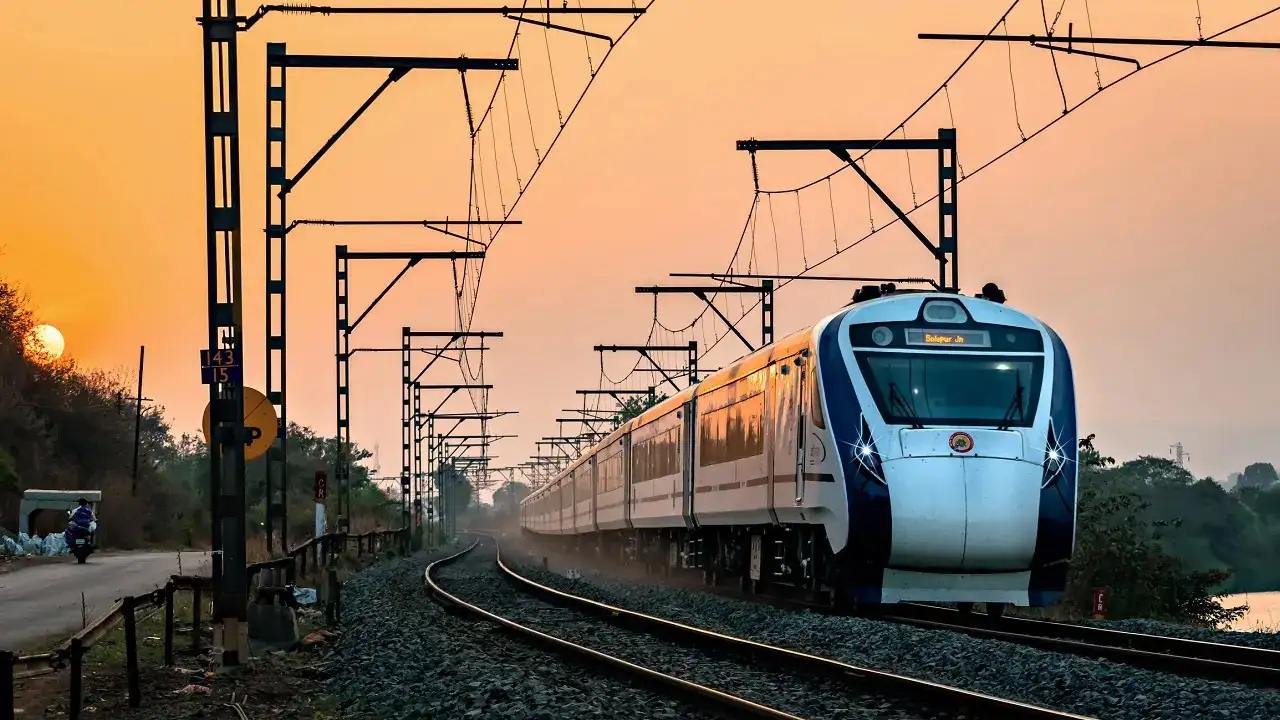 Railway News: रेल्वेचे जाळे विस्तारणार! 400 किमीचे नवीन रेल्वे नेटवर्क, उपनगरीय मार्गावर तीन हजार फेऱ्या