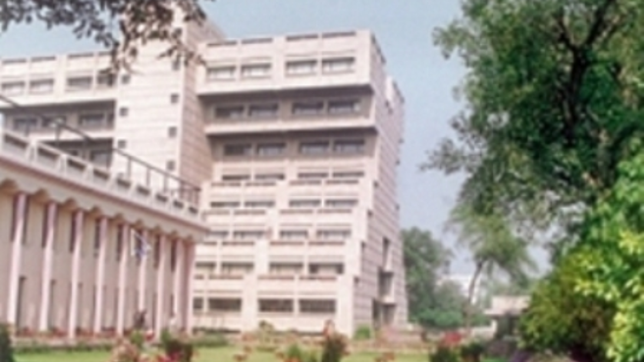 समर रिसर्च फेलोशिप प्रोग्राम (SRFP) २०२६ अंतर्गत मोठी संधी! आताच करून घ्या अर्ज