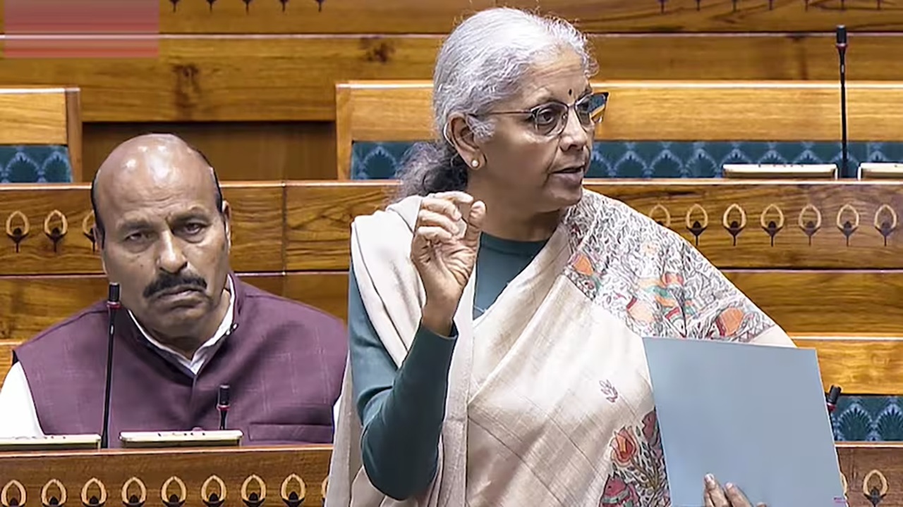 Nirmala Sitharaman new Tax: सिगारेट, पान-मसाला होणार महाग! सरकारचा प्लॅन तरी काय? अर्थसंकल्प लोकसभेत मंजूर