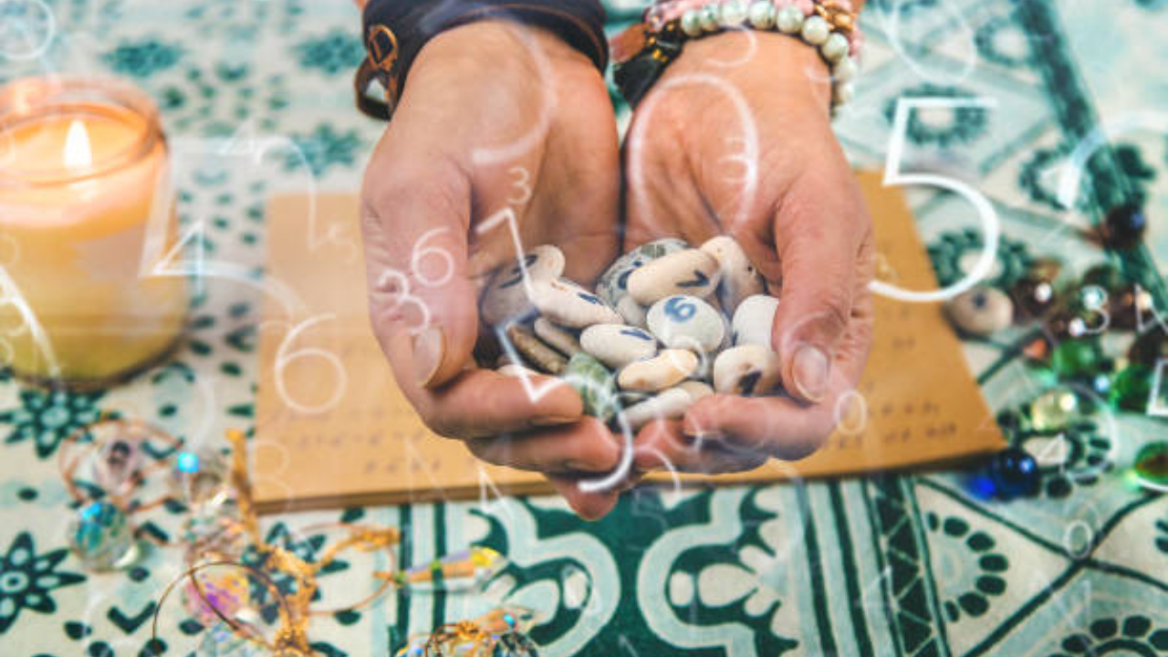 Ank Jyotish 2026: नव्या वर्षात मिळणार मनासारखी नोकरी की होणार Breakup? मुलांक 1 ते 9 साठी नव्या वर्षाचे अंक ज्योतिष