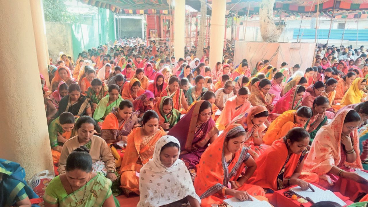 Dattaguru : गुरुचरित्र पारायणाचा मानवी आयुष्यावर काय परिणाम होतो? काय सांगतं अध्यात्म आणि विज्ञान ?