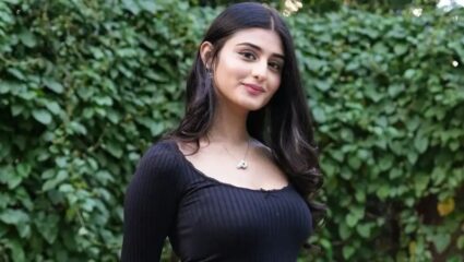 ‘तू माझा दहावा नवरा आहेस…’, Payal Gaming चा दुबई Video Viral; कोण आहे ‘हा’ मिस्ट्री मॅन?