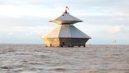 भारतातील एक असे मंदिर जे दिवसातून दोनदा होत गायब, फक्त दर्शन घेऊनच इथे मिळतो मोक्ष