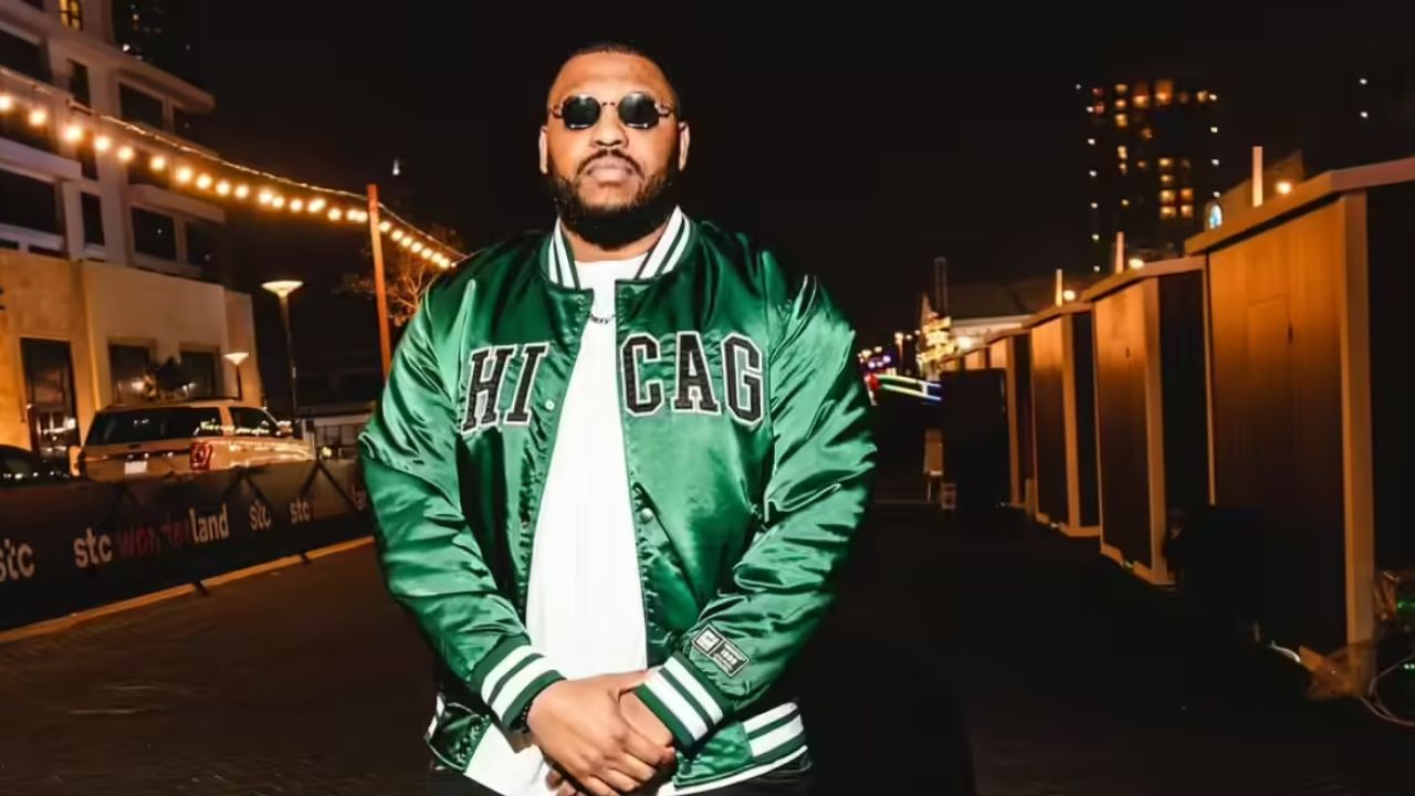 FA9LA हे गाणं  बहरीनचा रॅपर हुसम असीम ज्याला Flipperachi असेही म्हटले जाते, याने गायले आहे. गाण्यात खलिजी हिप-हाॅप आणि आधुनिक बीट्सचा वापर करण्यात आला आहे. 
