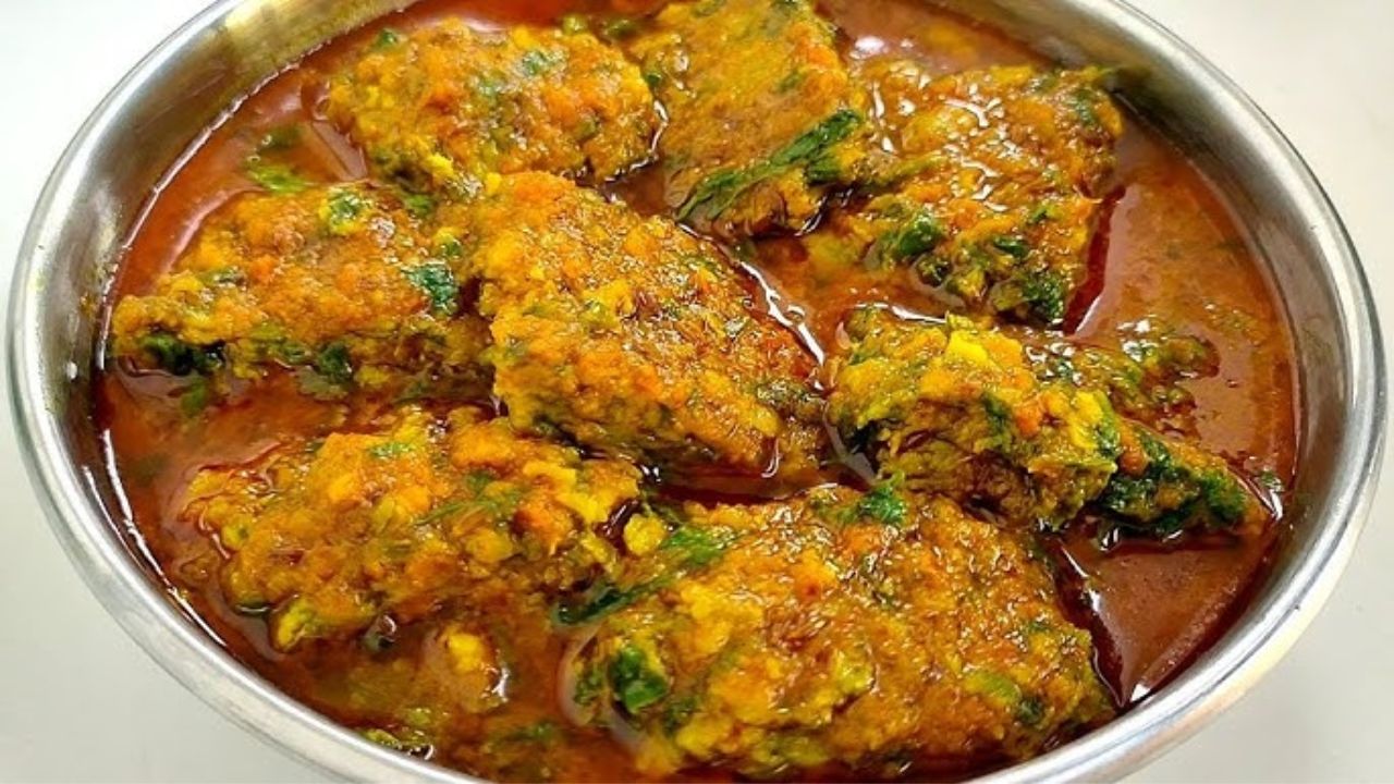 थंडीत भाज्यांना नाकारून कसं चालेल, राजस्थानी स्टाईलची ‘बेसन पालक भाजी’ खाल तर बोटंच चाटत रहाल