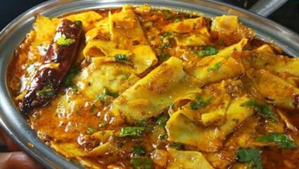 Recipe : भाजी काय बनवावी ते सुचत नाहीये? मग चिंता सोडा आणि घरी बनवा रसरशीत ‘पापडाची भाजी’
