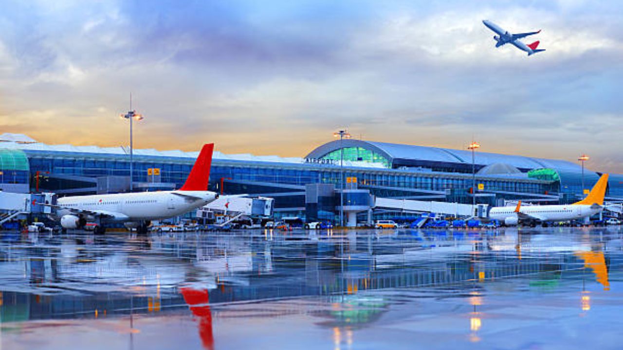 जगातील असे काही ठिकाण जिथे महिलांच्या नावावर ठेवण्यात आले आहे विमानतळाचे नाव, एकाचे नाव आलिया तर दुसऱ्याचे….