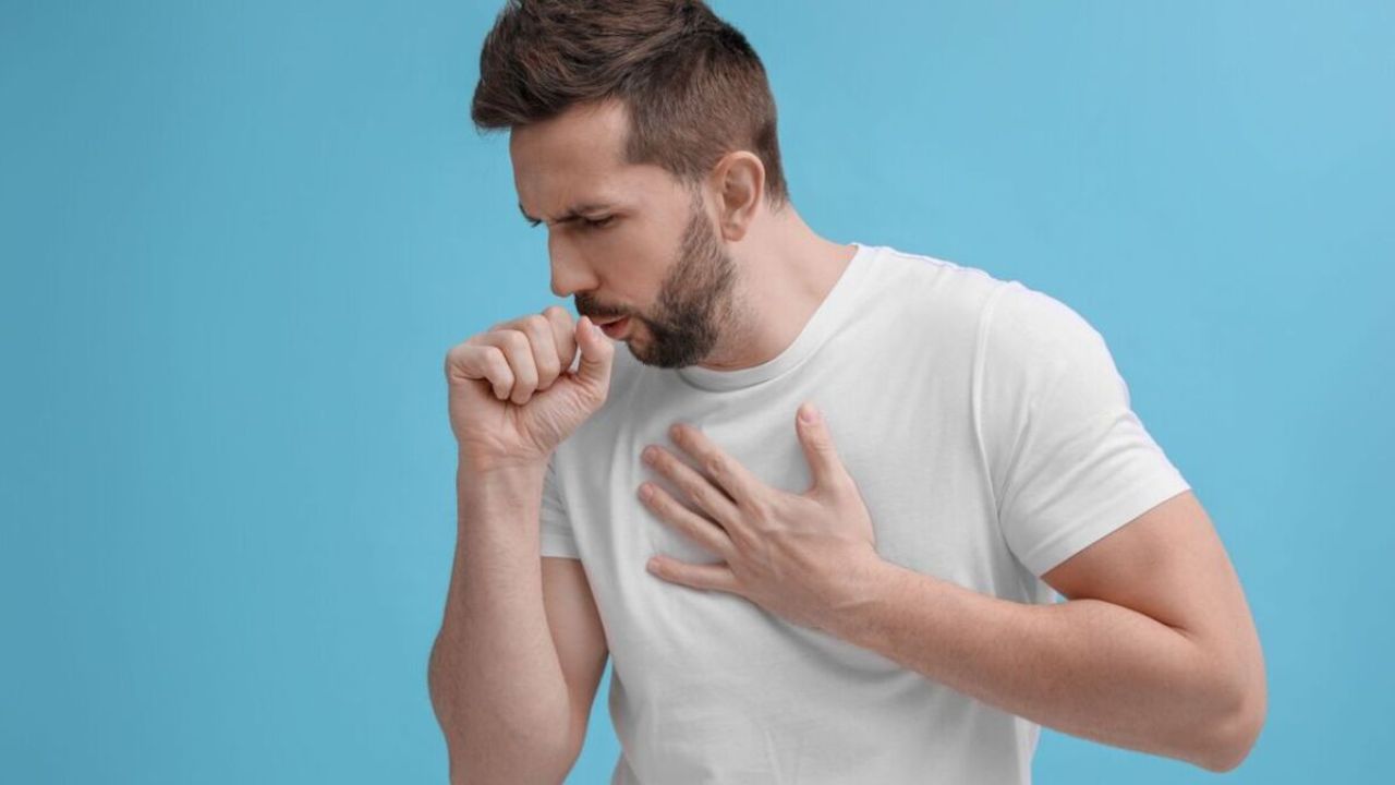 खोकला दूर करण्यासाठी काय करावं? हे घरगुती उपाय करतील तुमची मदत