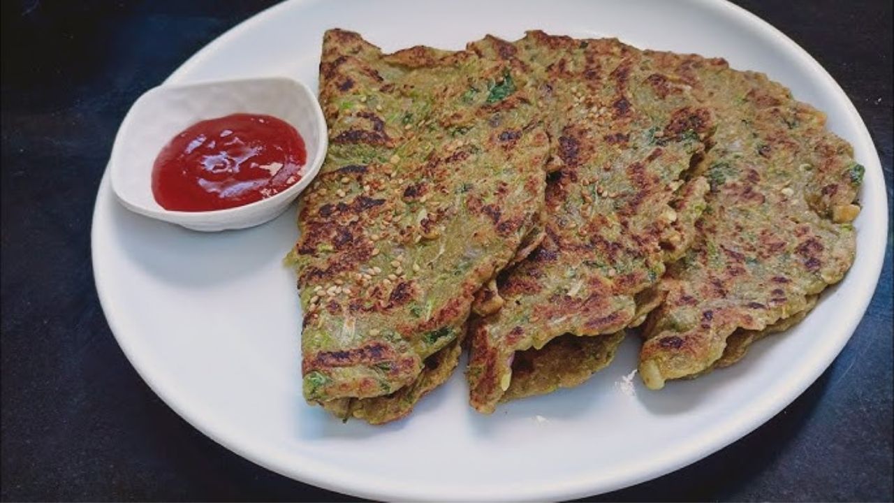 सकाळच्या नाश्त्याला बनवा खमंग आणि खुसखुशीत दुधीभोपळ्याचा चिला; रेसिपी नोट करा