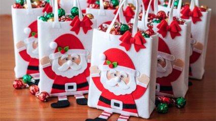 Christmas 2025 : ख्रिसमसला मुलांच्या चेहऱ्यावर हसू फुलवायचंय? मग त्यांना गिफ्ट करा या खास भेटवस्तू