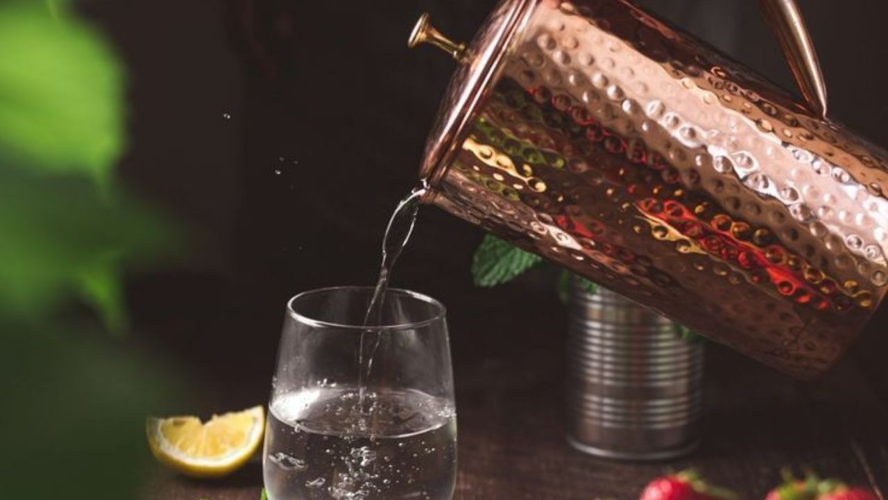 हे पाणी तुमचे पचन सुधारण्यास मदत करते, रोगप्रतिकारक शक्ती वाढवते आणि शरीराला विषमुक्त करण्यास मदत करते.