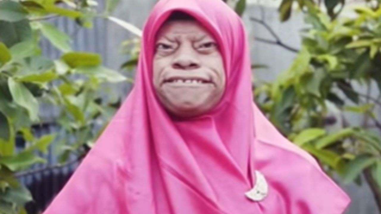 फक्त सूर्याच नाही तर त्याच्या मुलांसोबतही अशीच घटना घडली. यामुळे त्याच्या आजूबाजूची लोकही त्यांना घाबरु लागली. अनेक अफवा पसरु लागल्या, काहींनी म्हटलं की, रात्रीच्या वेळी ते सरड्यात रुपांतरीत होतात. स्थानिकांच्या मते, त्यांचा चेहरा रोज सकाळी एक वेगळा आकार घेतो. 
