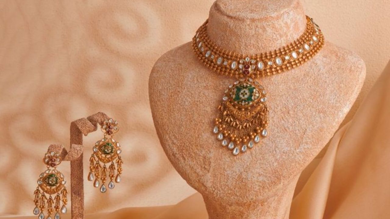 2026 मध्ये सोन्याची किंमत कमी होईल की वाढेल? जाणून घ्या बाबा वेंगाची भविष्यवाणी