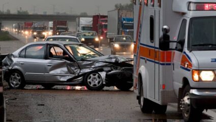 Road Accidents : भारतात प्राणांची किंमत शूुन्य? आतंकपेक्षाही जास्त भयावह आहेत रस्ते अपघाताचे अंक