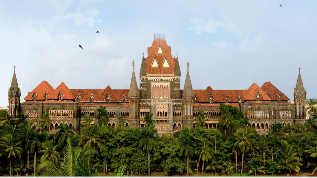 ८ वर्षांपासून रखडलंय निवृत्तीवेतन! मुंबई विद्यापीठातील १२७ सेवानिवृत्त शिक्षकेतर कर्मचाऱ्यांचा न्यायालयात आंदोलनाचा इशारा