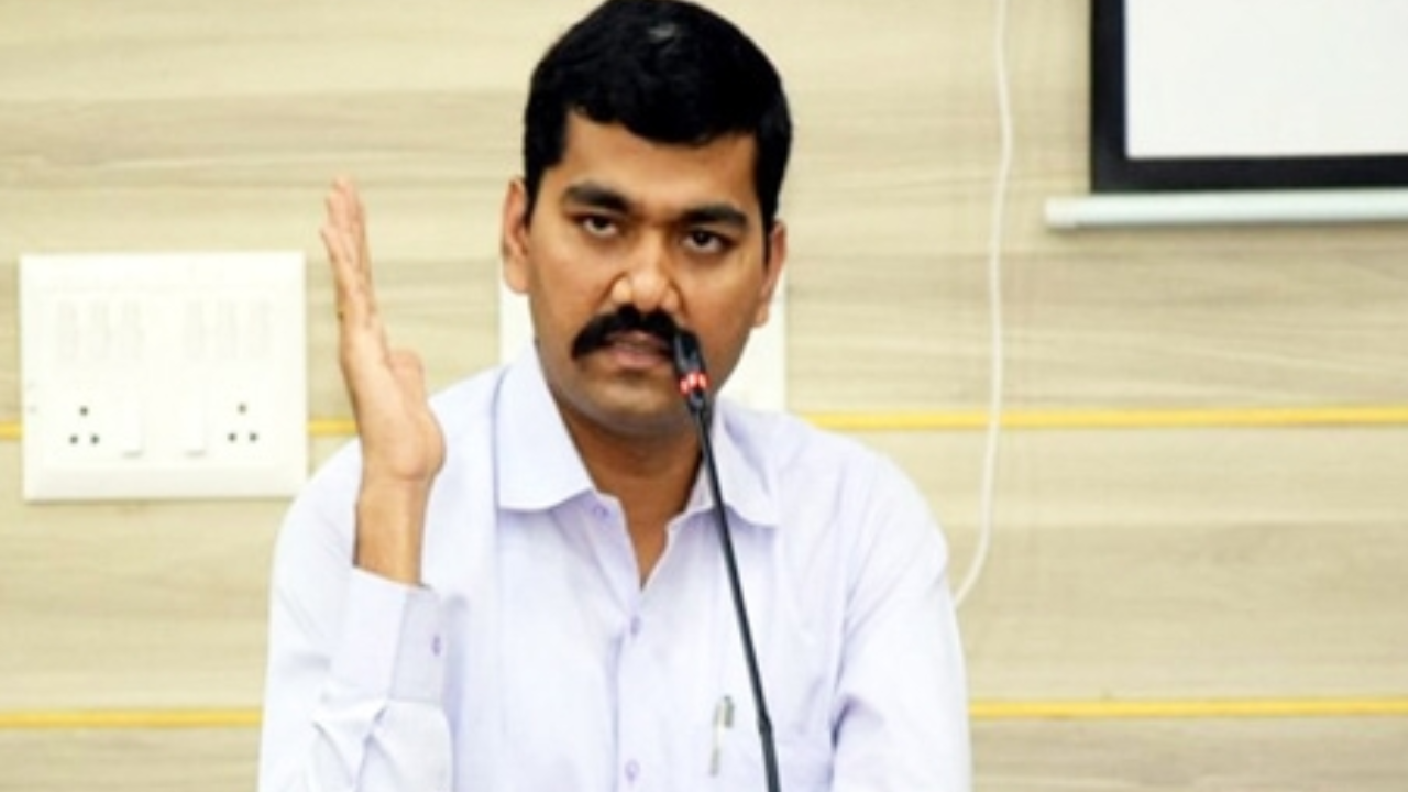 Washim News: शेतकऱ्यांच्या सुरक्षेला आणि हक्कांना प्राधान्य द्या! जिल्हाधिकारी योगेश कुंभेजकर