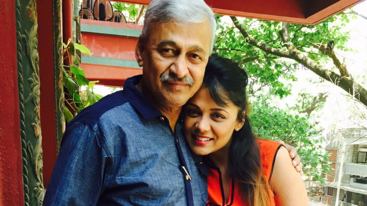 ‘बाबांना जाऊन दोन महिने…’, अभिनेत्री प्रार्थना बेहेरे वडिलांच्या आठवणीत भावुक; नवीन प्रोजेक्टचीही केली घोषणा