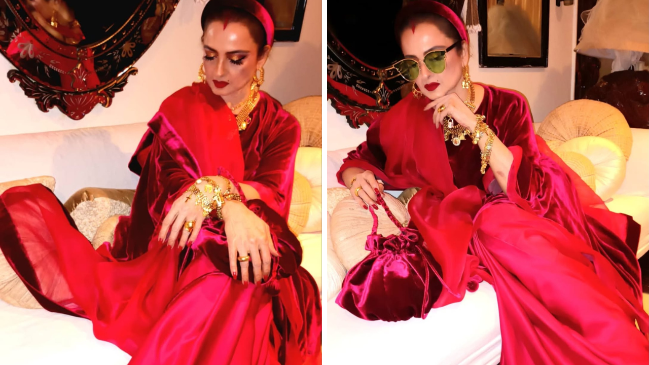 रेखाने या वेलवेट लुकसह गोल्डन दागिने घातले आहेत. ब्रेसलेट्स, अंगठ्या, हार आणि कानातले असा लुक स्टाईल करण्यात आला आहे