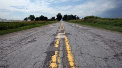 Chandrapur News: अवघ्या 7 महिन्यांत रस्त्याची दुरवस्था, नागरिकांनी व्यक्त केला संताप