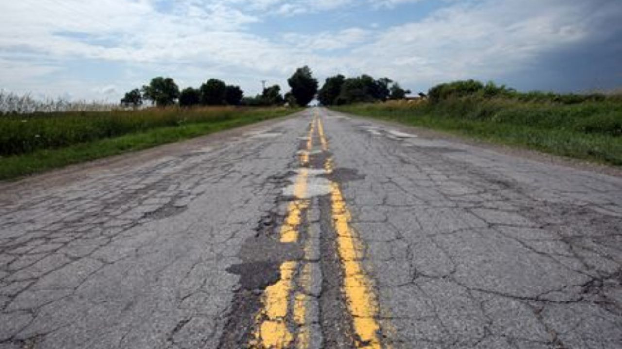 Chandrapur News: अवघ्या 7 महिन्यांत रस्त्याची दुरवस्था, नागरिकांनी व्यक्त केला संताप