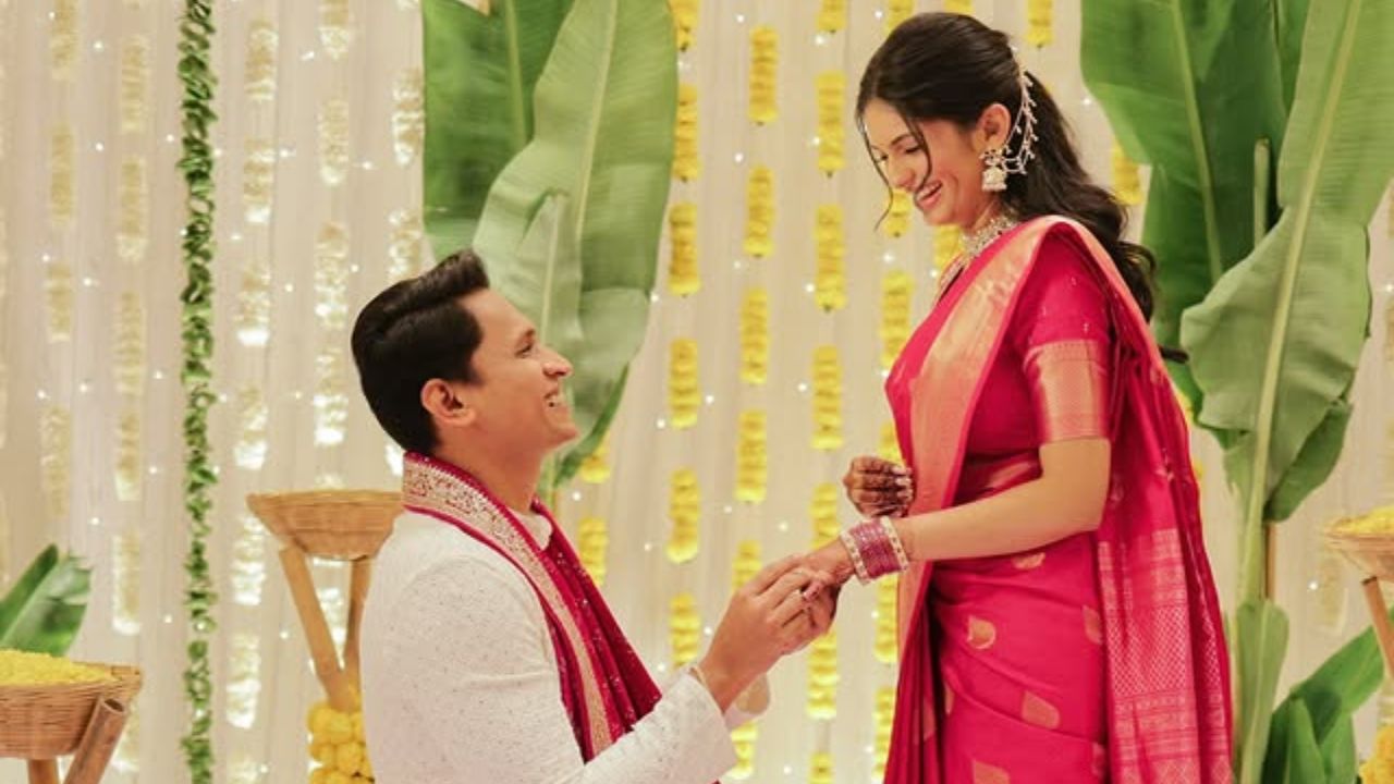 Roomani Khare Engaged: संदीप खरेंच्या मुलीचा पार पडला साखरपुडा, ‘हा’ मराठी अभिनेता होणार खरे कुटुंबीयांचा जावई