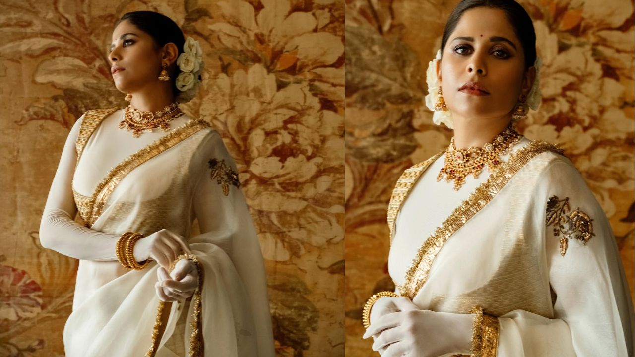 जितक्या वेस्टर्न लुकमध्ये सई छान दिसते त्याचप्रकारे तीला पारंपरिक लुक देखील खुलून दिसतो. 