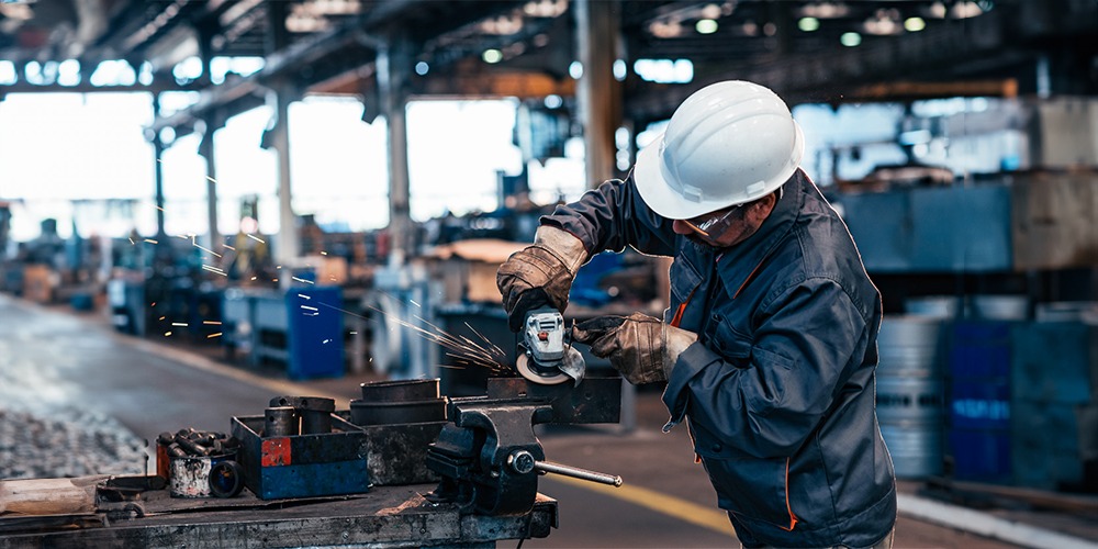 India’s Manufacturing Sector: टॅरिफचा तडाखा? उत्पादन क्षेत्रात मंदीचे सावट..; पीएमआय नऊ महिन्यांच्या नीचांकीवर