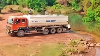 Satara News : वाढत जाणाऱ्या अपघाताला जबाबदार कोण? ठेकेदारांचा हलगर्जीपणा बेततोय नागरिकांच्या जीवावर