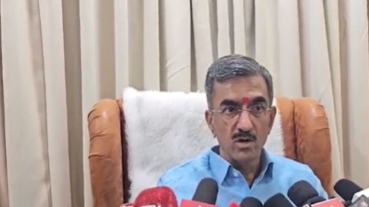 Karad: एकनाथ शिंदे यांनी घेतलेल्या भूमिकेमुळेच भाजप सत्तेमध्ये आलं – मंत्री शंभूराज देसाई Karad: एकनाथ शिंदे यांनी घेतलेल्या भूमिकेमुळेच भाजप सत्तेमध्ये आलं – मंत्री शंभूराज देसाई