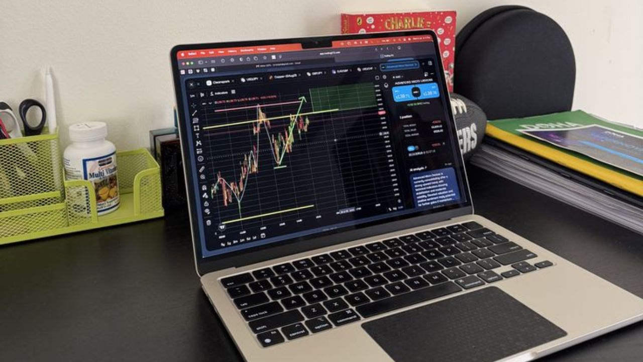 Stock Market Today: शेअर बाजारात आज पॉझिटिव्ह ओपनिंगचे संकेत! तज्ज्ञांनी केली ‘या’ शेअर्सची शिफारस, जाणून घ्या सविस्तर