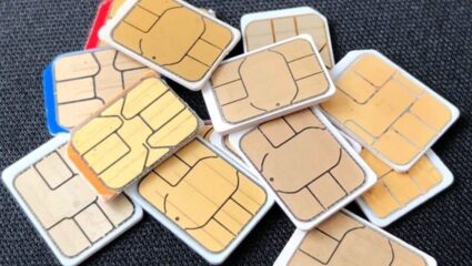 Tech Tips: तुमच्या आधारवर किती सिम अ‍ॅक्टिव्ह? सरकारी पोर्टलवरून असे करा Verification, फॉलो करा स्टेप बाय स्टेप प्रोसेस