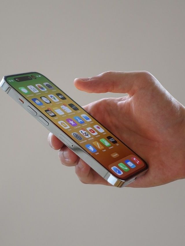 मोबाईल डेटा झपाट्याने संपतोय? वापरा या ट्रिक्स