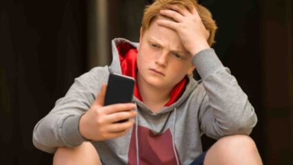 ऑस्ट्रेलियाचं ऐतिहासिक पाऊल! 16 वर्षांपेक्षा कमी वयाच्या मुलांना सोशल मीडियावर ‘No Entry’, असा निर्णय घेणार ठरला पहिला देश