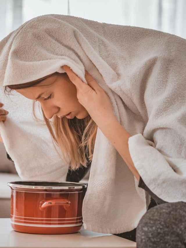 रोज वाफ घेतल्याने चेहरा होईल ताजेतवाने