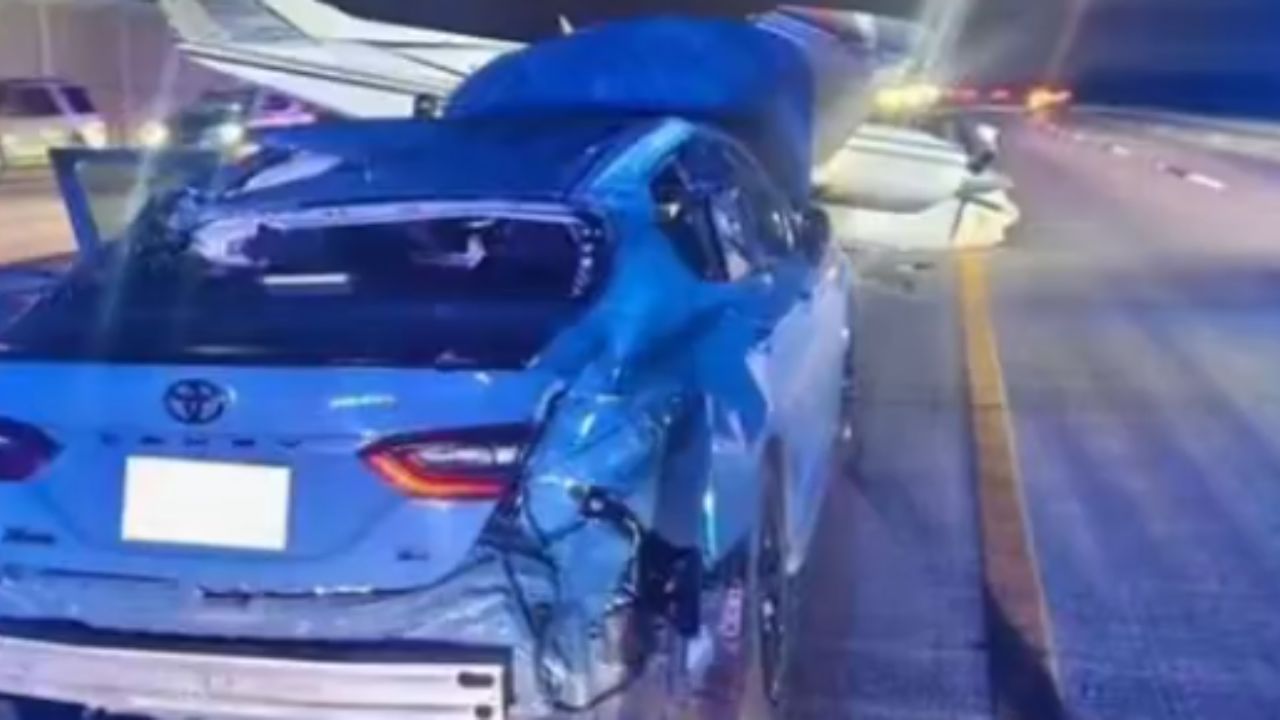 आईशपथ! ‘या’ कारवर अचानक विमान कोसळलं, तरीही ड्रायव्हर बचावला, व्हिडिओ पाहून तुम्हालाही धडकी भरेल